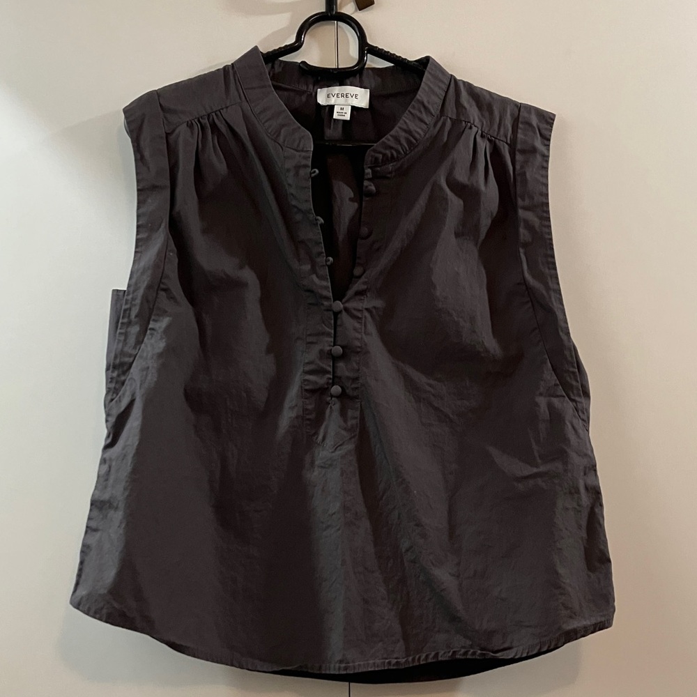 Evereve Charcoal Sleeveless Blouse